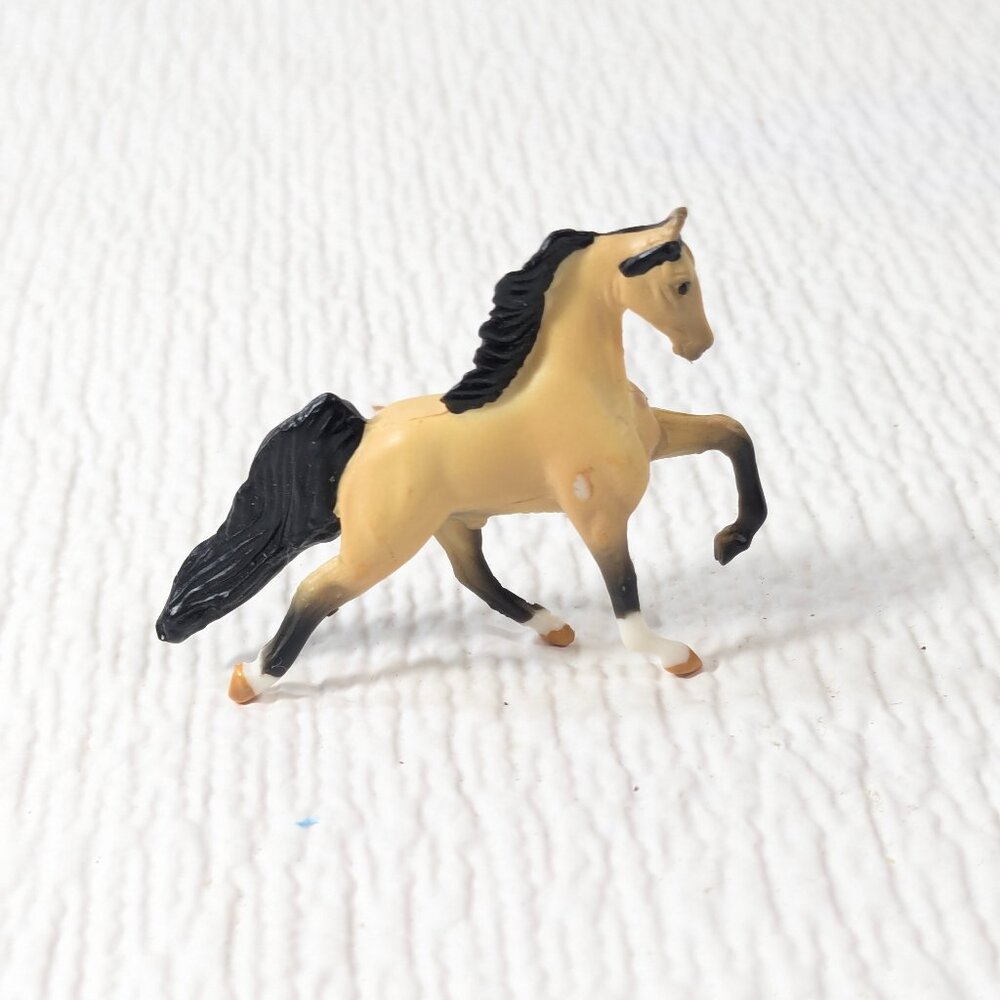 Breyer horse Mini Whinnies Walmart Series 5 Mystery #97260‎ Aspen Buckskin tan